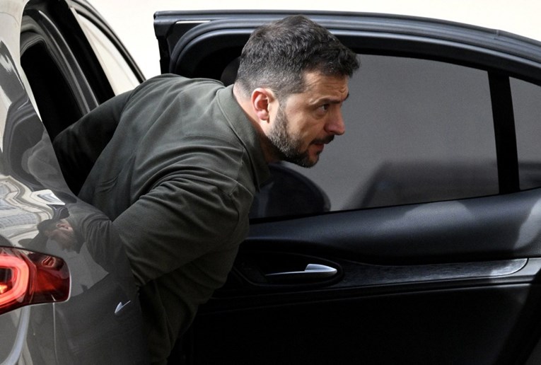 Zelenski: Prisiljavaju me da otvorim Družbu. To je kao da ukinemo sankcije Rusiji