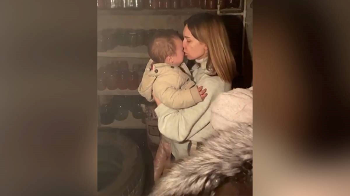 Mama iz Hersona: Dijete se budi noću, plače i pita me kad će ovo sve biti gotovo