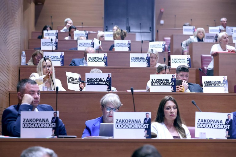 HDZ-ova većina objedinila raspravu o otpadu. "Žuri im se sve ovo staviti pod tepih"