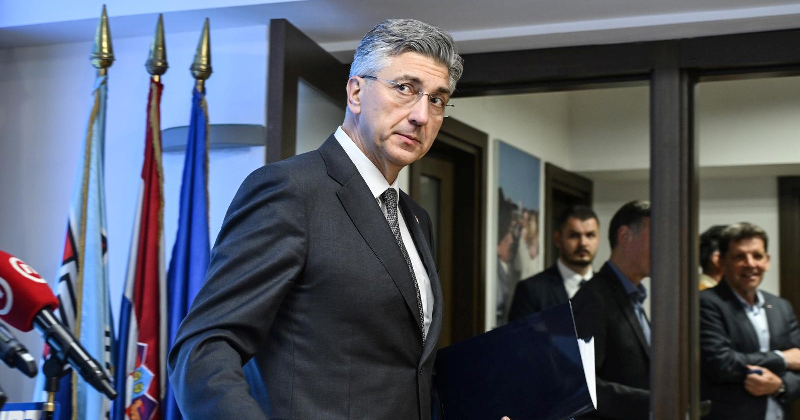 Plenković: Što mene ispitujete što je Vučić rekao, šta me briga. Nemam vremena za to
