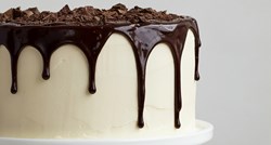 VIDEO Kako jednostavno, a efektno ukrasiti tortu čokoladnom glazurom