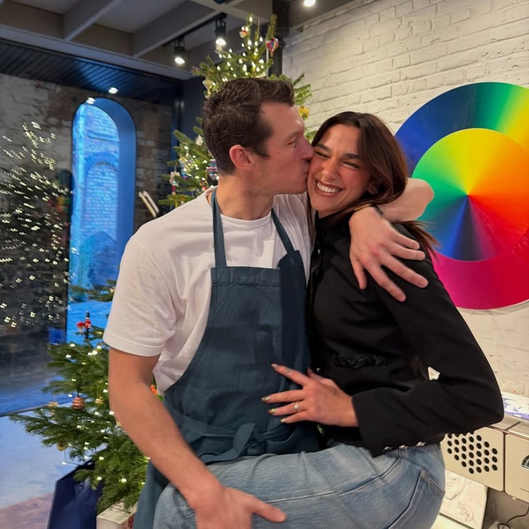 Dua Lipa u trapericama koje želimo. Pronašli smo slične