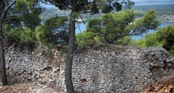 Pogledajte zid iz 17. stoljeća, slučajno je otkriven na tvrđavi u Šibeniku