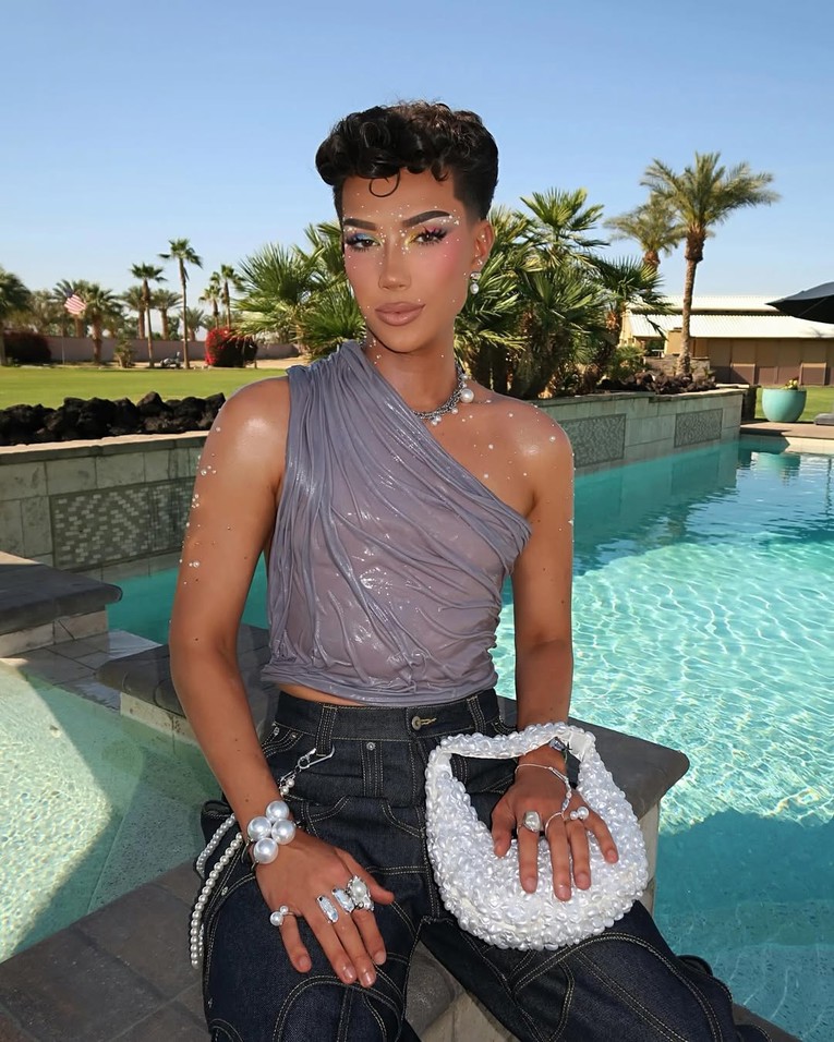James Charles se ispričao nakon što je vrijeđao ženu: "Moj video je glup i odvratan"