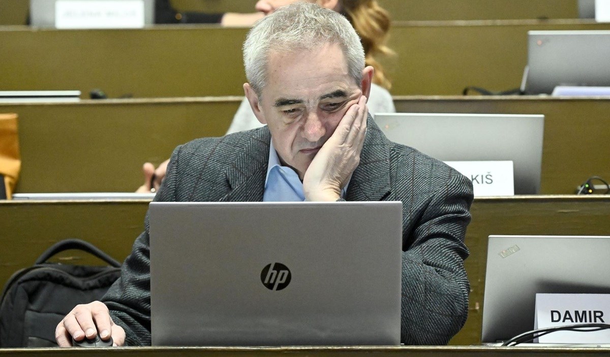 Bakić: Neshvatljiva mi je Plenkovićeva izjava. Očito je da ga Zagreb peče
