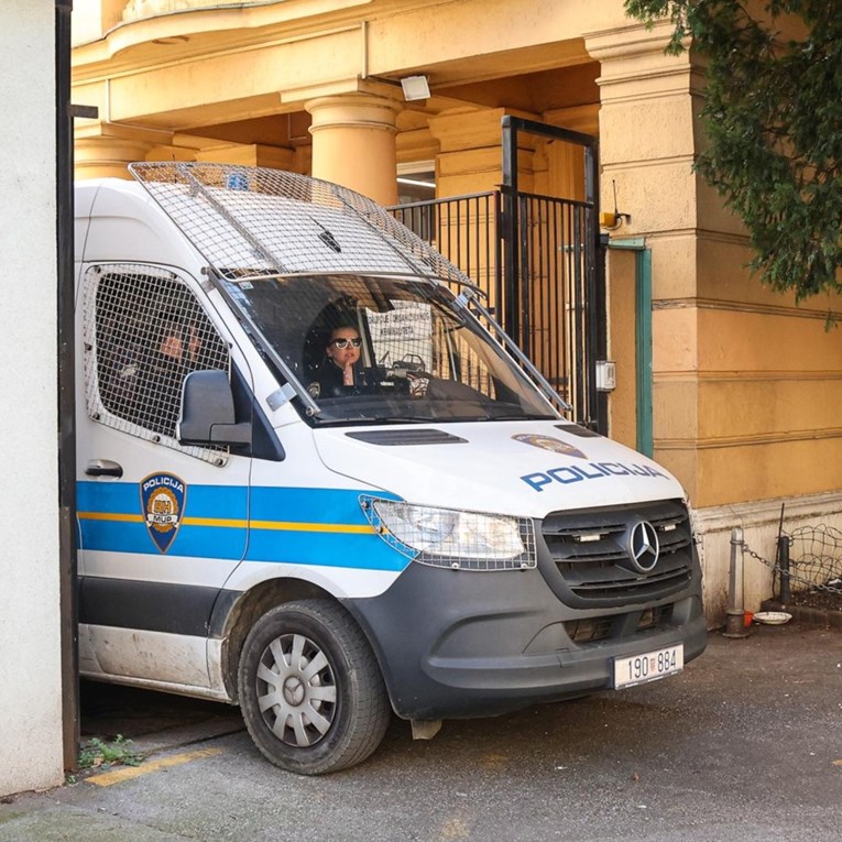 Detalji velike akcije Uskoka: Uzeli 6 milijuna, kupovali aute, luksuzne satove...