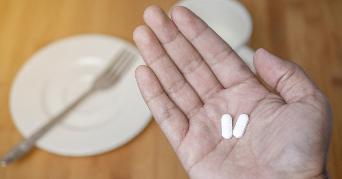 Prije, za vrijeme ili nakon obroka? Za&#x161;to je va&#x17E;no kada uzimate lijekove