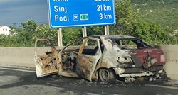 FOTO Auto potpuno izgorio na brzoj cesti Solin-Klis