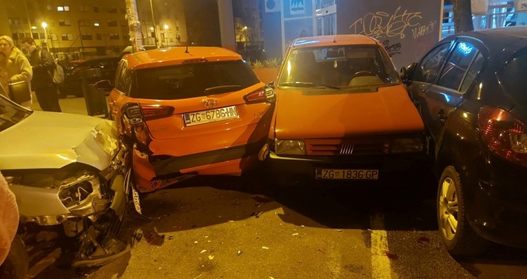 Pijan se sinoć u Zagrebu zabio u tri parkirana auta. Htio pobjeći, ali nije mogao