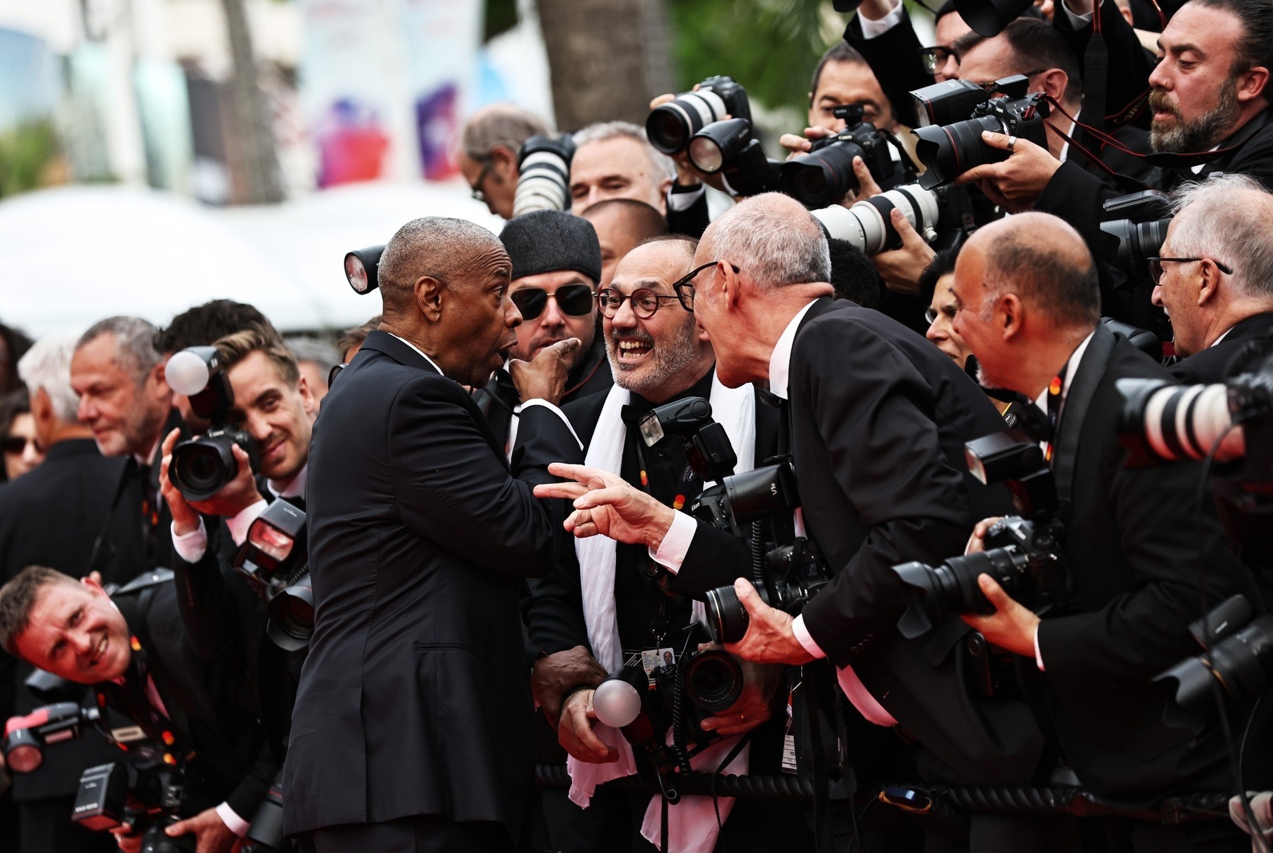 Denzel Washington izgubio živce na crvenom tepihu u Cannesu, svađao se s fotografom