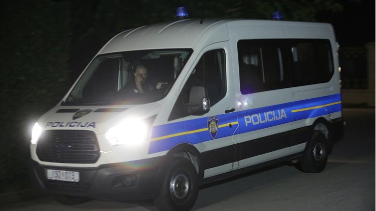 Srbin pokušao prošvercati troje Kosovara u Hrvatsku, policija ih vratila u Srbiju