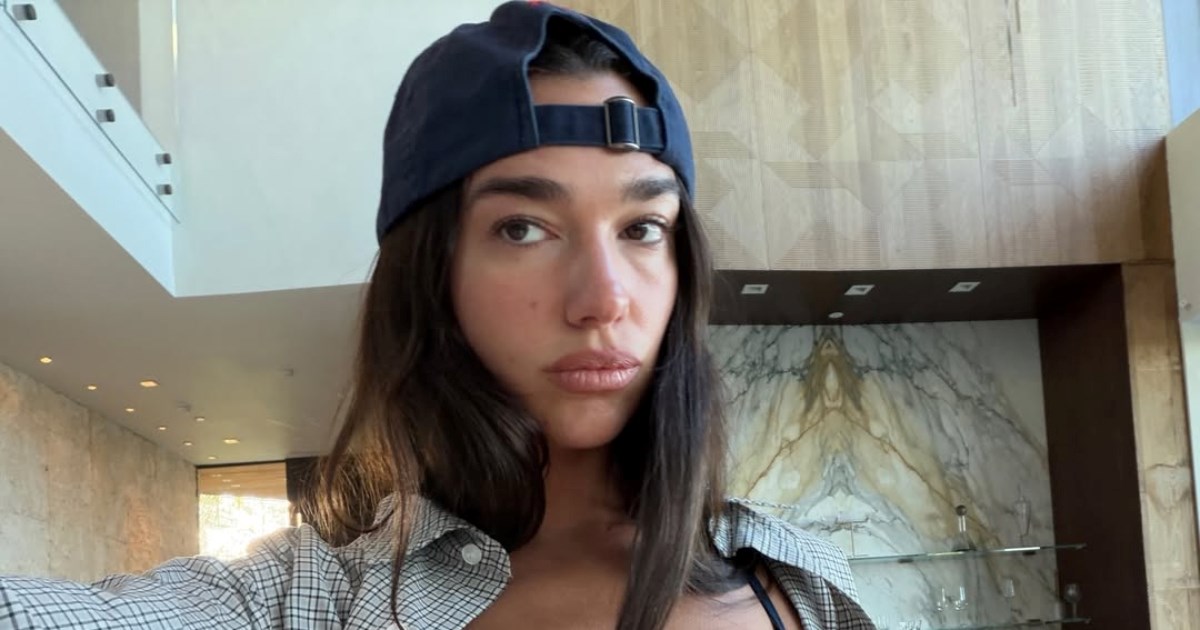 Dua Lipa objavila nove fotke, svima je za oko zapeo isti modni dodatak