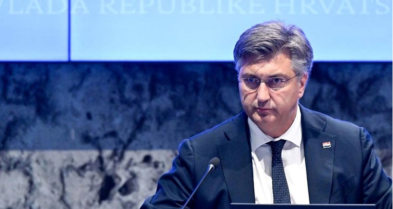 Plenković: Nezapamćeni požar u Osijeku, gori jako puno plastike