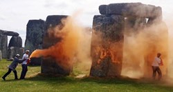 Klimatski aktivisti obojali Stonehenge, pogledajte snimku