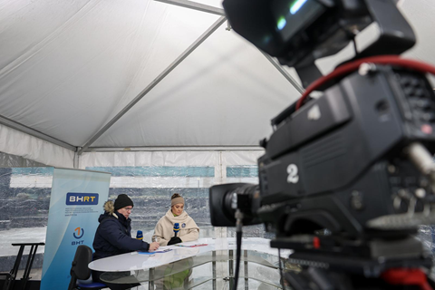 Javna televizija u BiH pred propašću. Traži pomoć od Schmidta