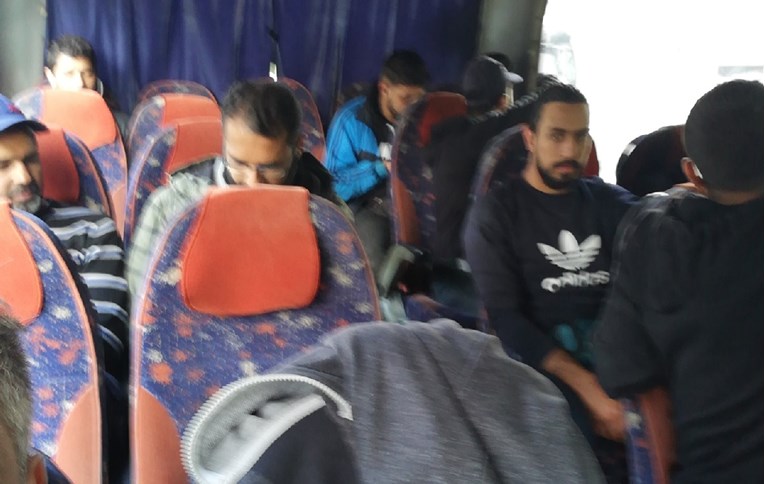 Vozač u BiH smjestio migrante u zadnji dio busa "da se ne miješaju s putnicima"