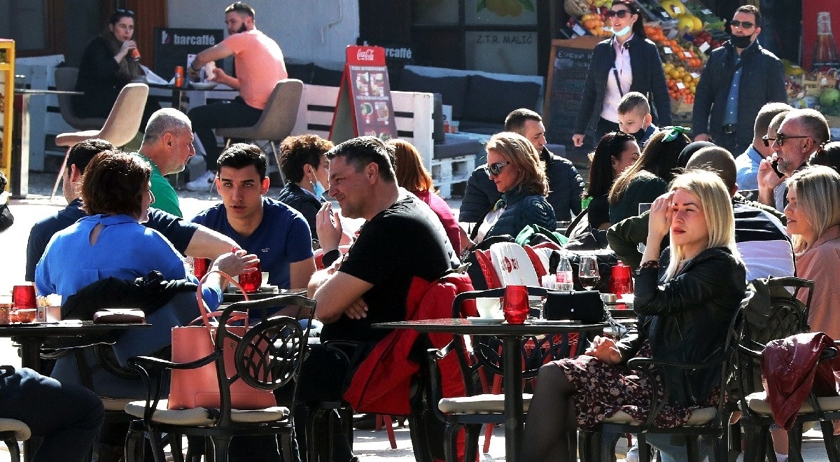 U BiH popuštaju mjere, dopuštena okupljanja do 100 ljudi