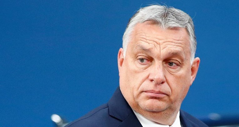 Mađarska oporba vodi pred Orbanovom strankom, kaže zadnja anketa