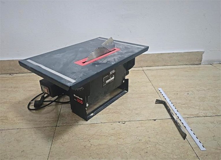 Provalio u kuću u Crikvenici i ukrao električni cirkular. Odmah je uhvaćen