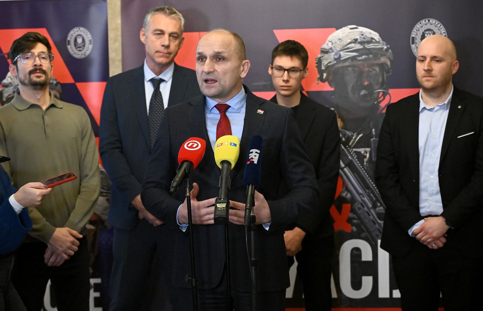 Anušić: Cilj nam je snažna obrambena industrija, želimo konkurirati na NATO tržištu