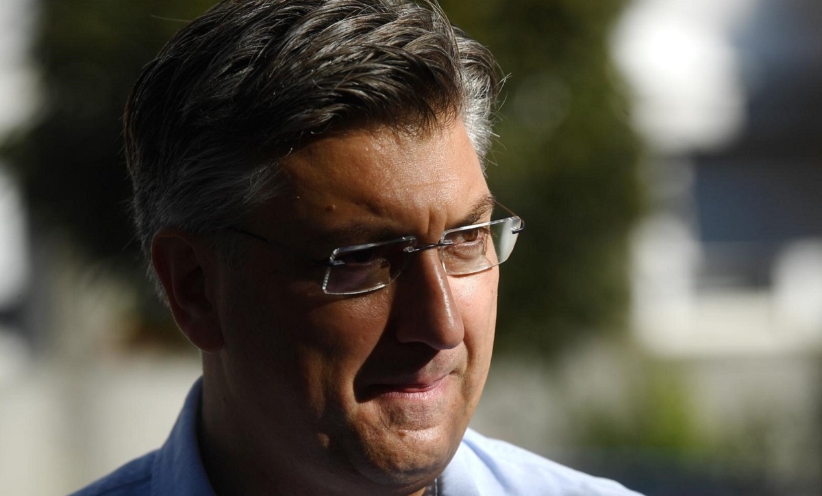 Plenković: EU s oprezom i neodobravanjem prati Dodikove najave
