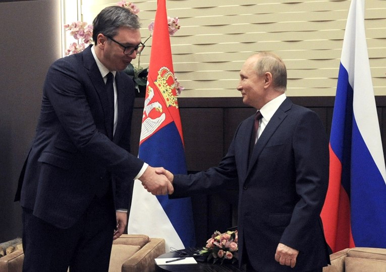 Neizmjerna ljubav Vučića prema Putinu