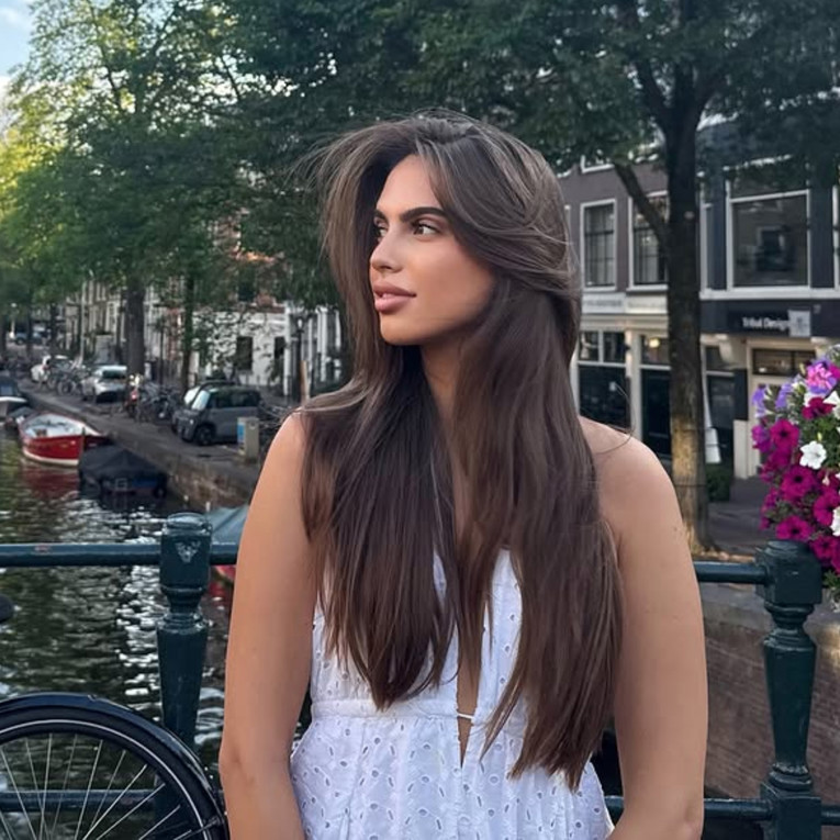 Jolina kći objavila rijetku fotografiju djeda, kapa privukla pažnju