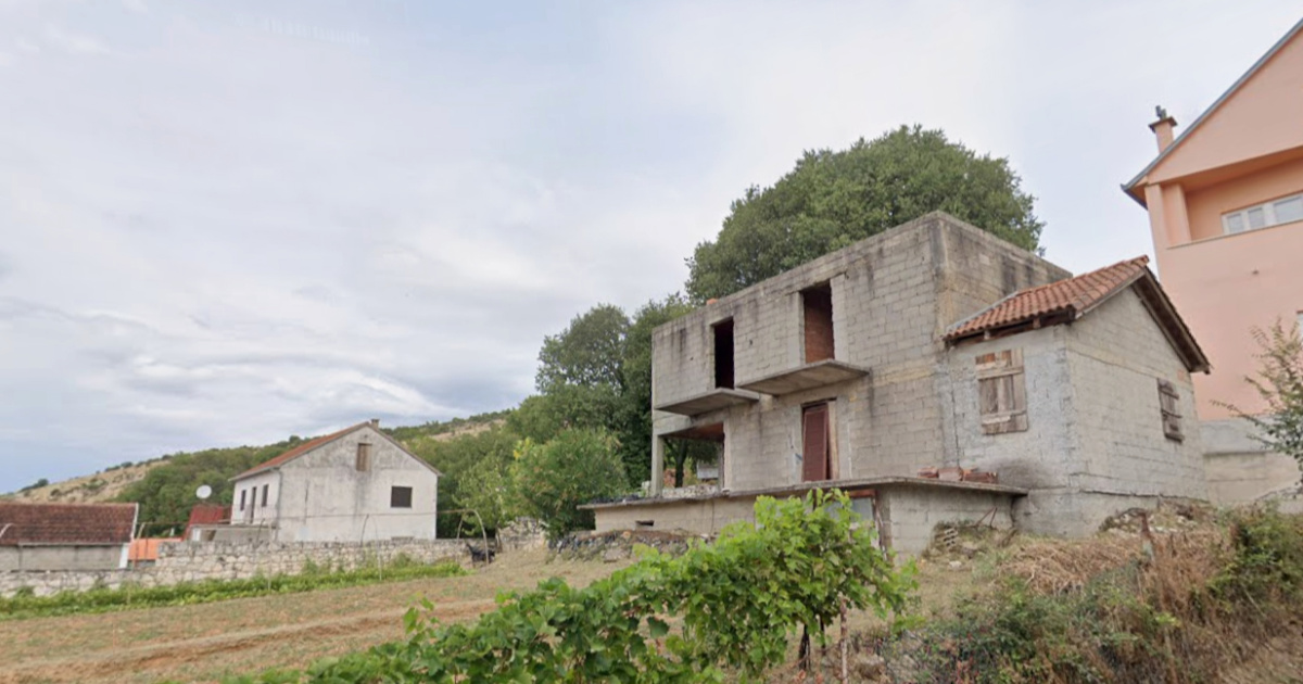 75-godišnjak letvom prebio 72-godišnjaka u selu kod Čavoglava