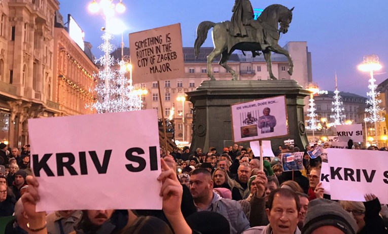 VIDEO Tisuće ljudi na prosvjedu protiv Bandića u Zagrebu: "Smeće, odlazi!"