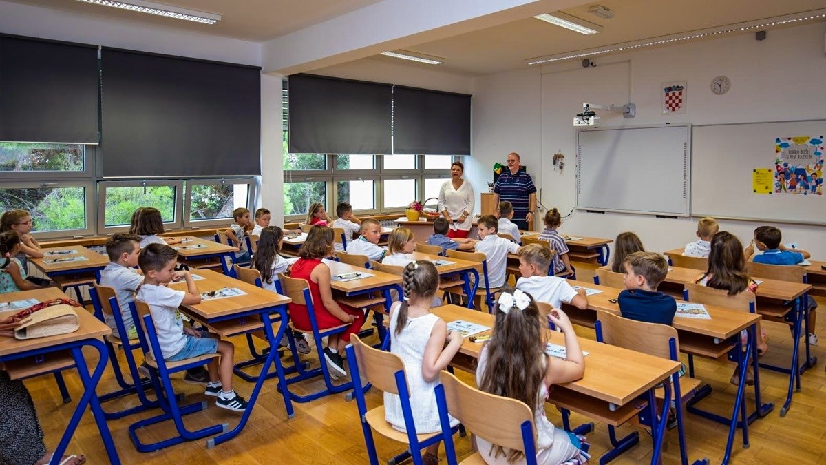 Pitali smo škole: Hoće li zbog štrajka učitelja biti produžena školska godina?