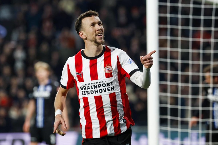 Perišić zaigrao na neobičnoj poziciji i namjestio gol za PSV
