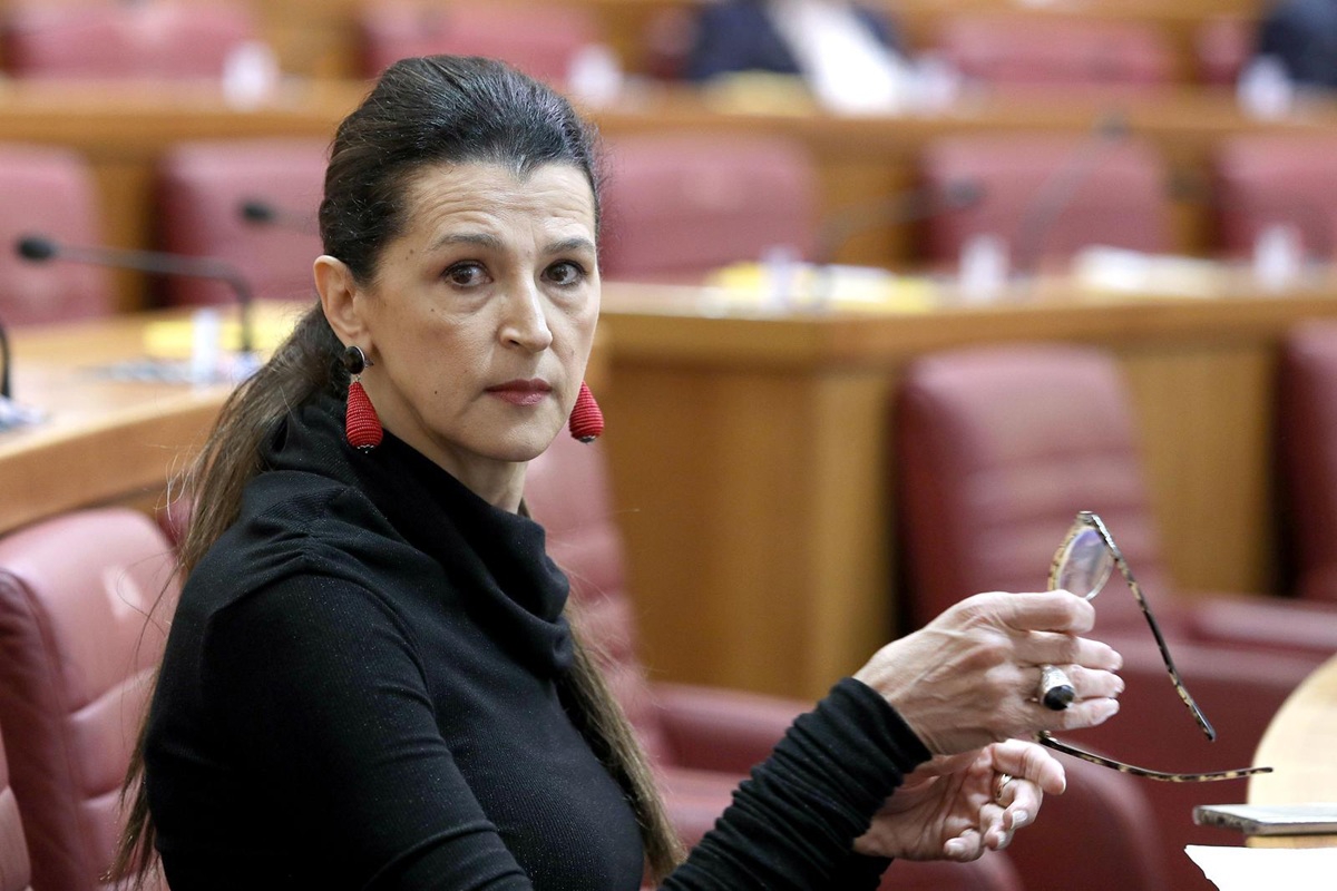 SDP-ovoj eurozastupnici ovo nije prva afera. U sve je bio upleten njezin bivši muž