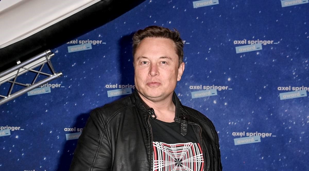 Musk erupcijom pogođenoj Tongi darovao satelitsku opremu