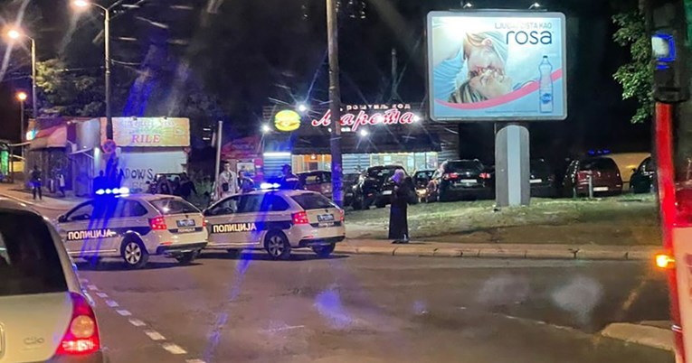 Blokiran dio Beograda: Muškarac stajao na raskrižju i pucao