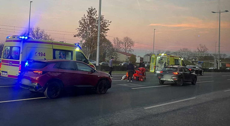 FOTO Nesreća na Aveniji Dubrovnik u Zagrebu. Auto naletio na pješaka