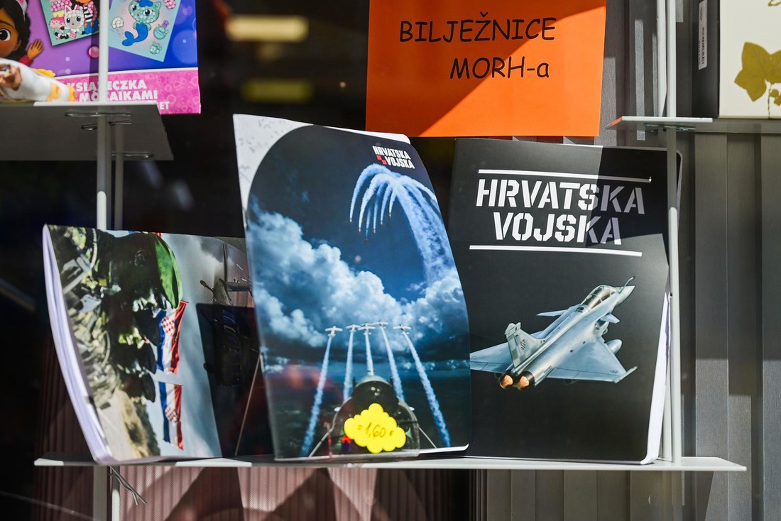 Zastave, vojnici, Rafalei... Pogledajte nove MORH-ove bilježnice