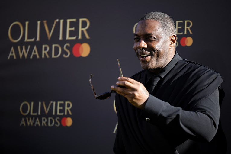 Idris Elba zamalo ostao bez titule viteza: "Poslali su mi pismo, ali sam ga izgubio"