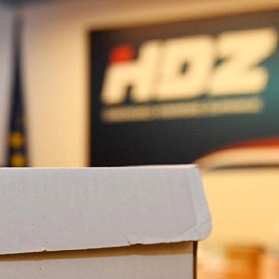 Član HDZ-a na izborima u Dubrovniku zapisivao imena birača? Završio na policiji