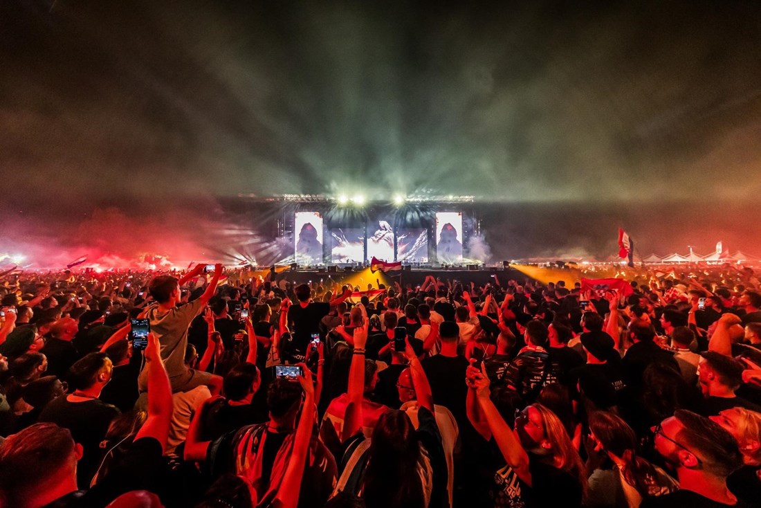 VIDEO Kad je Thompson u Sinju zapjevao Ako ne znaš šta je bilo nastala je ludnica