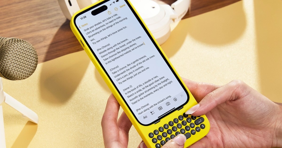 Ova maska će vaš iPhone pretvoriti u BlackBerry