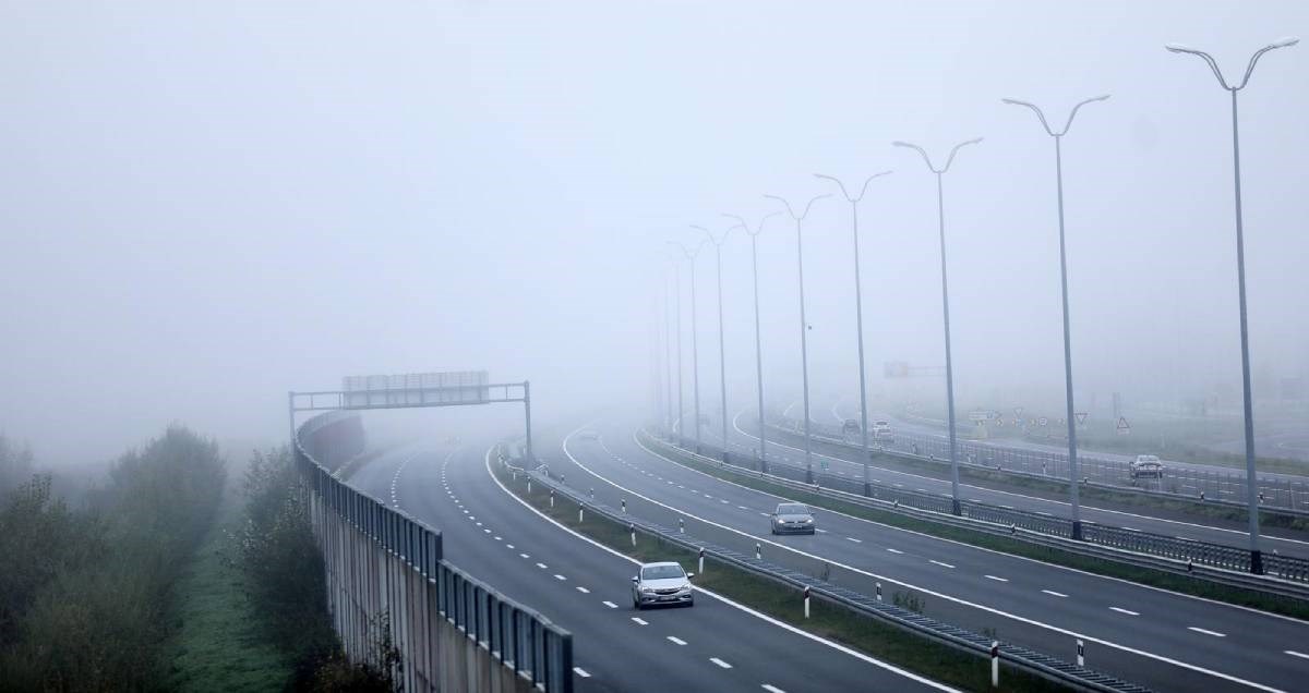 HAK: Ponegdje magla. Gužve na graničnim prijelazima, teretna vozila čekaju satima