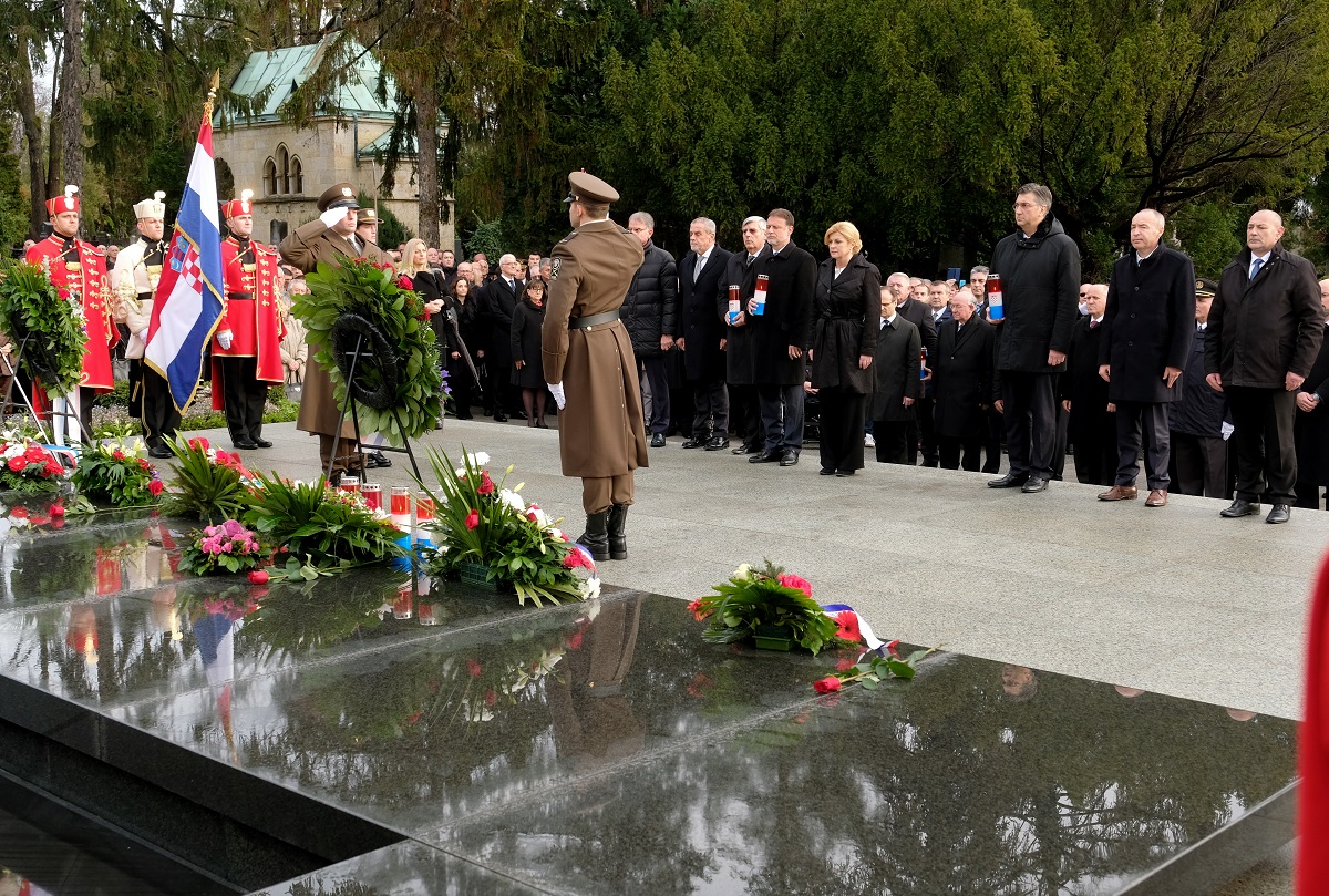 Kolinda, Plenković i Njonjo otišli Tuđmanu na grob