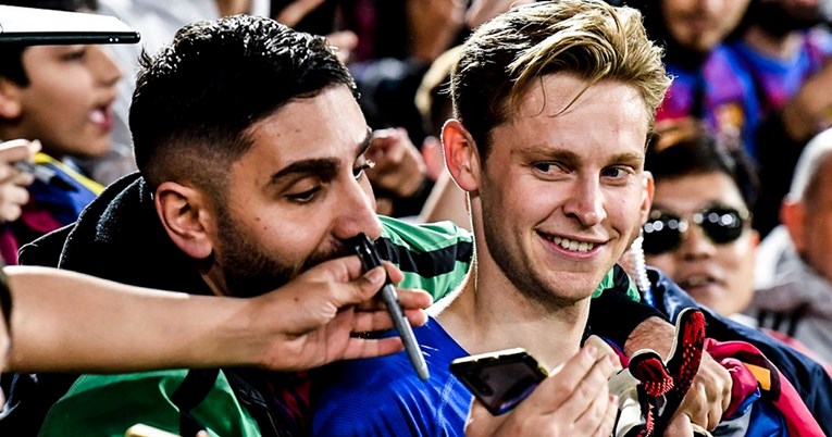 Sport: De Jong ne želi otići iz Barcelone. Klub je u panici