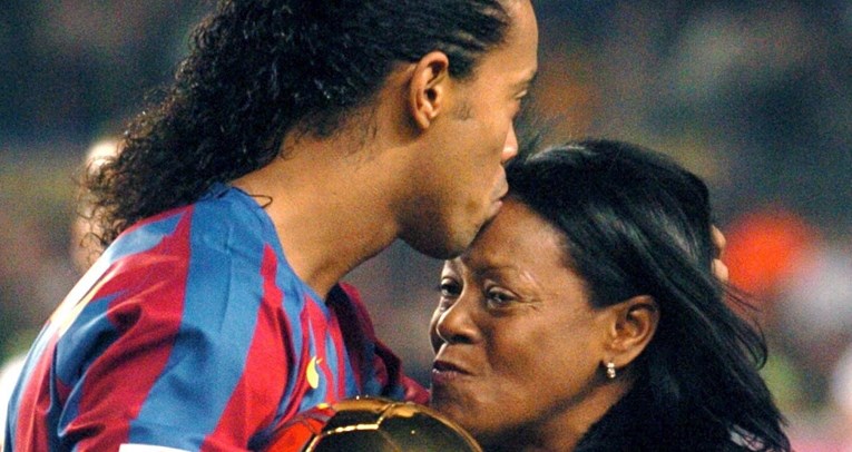 Ronaldinhova majka je umrla. Imala je koronu