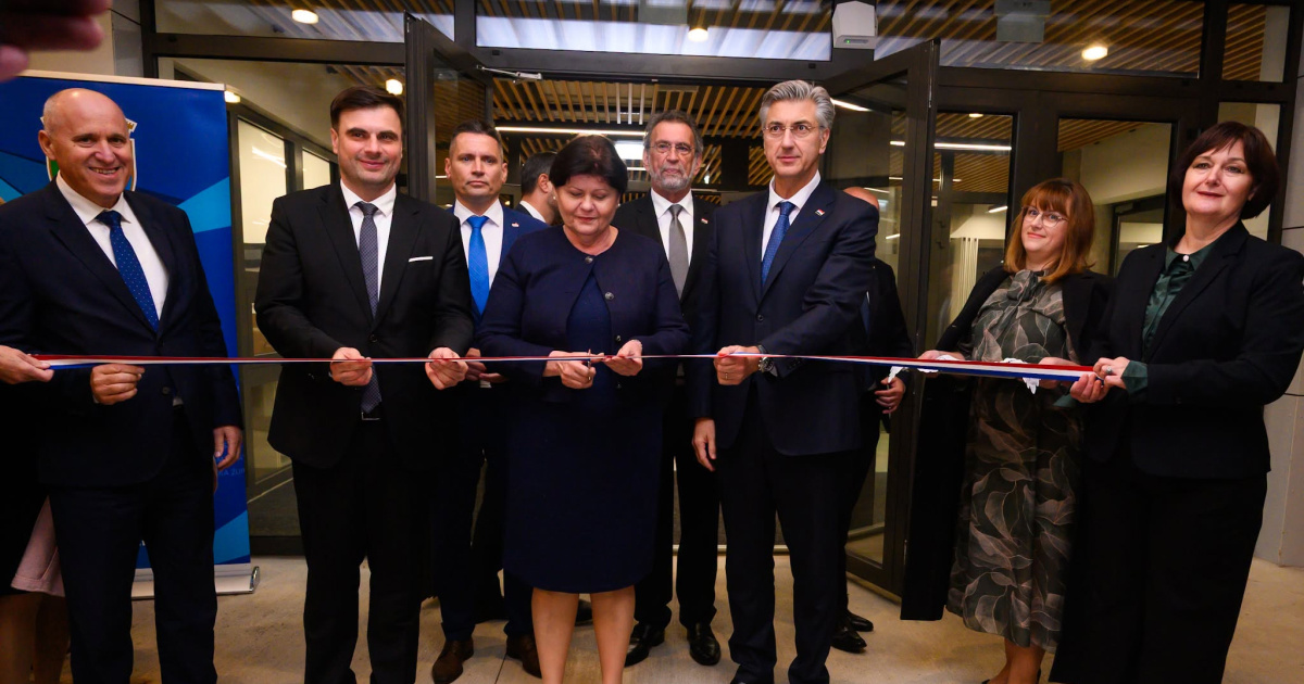 Ekonomska škola u Sisku nakon 70 godina dobila svoju zgradu