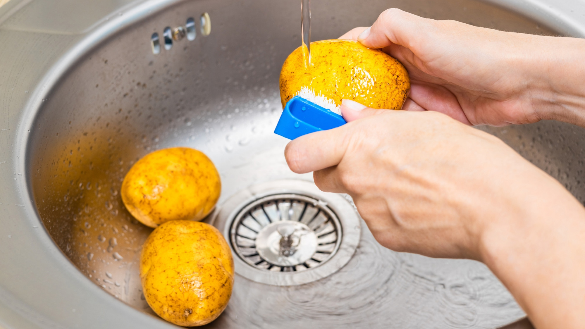 Mora li se baš svako povrće oprati prije kuhanja?