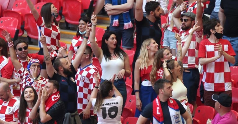 Lijepe Hrvatice žestokim navijanjem privukle pažnju na Wembleyju