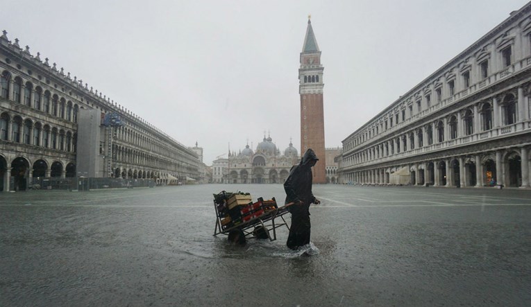 VIDEO Nevrijeme poplavilo Veneciju
