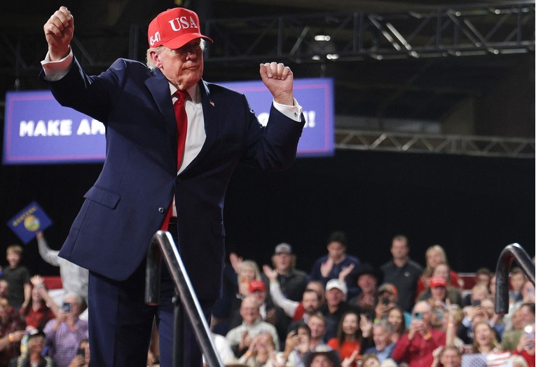 VIDEO Trump: Treba strijeljati one koji odaju tajne. Oni su ološ nad ološem