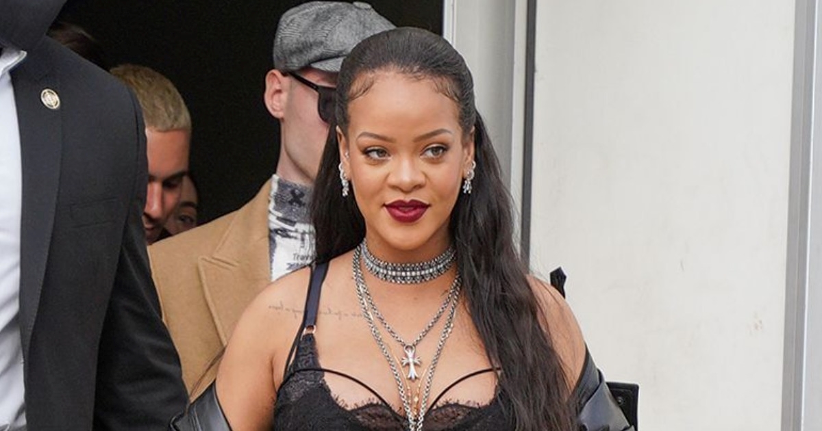 Trudna Rihanna se na reviji u Parizu pojavila samo u donjem rublju